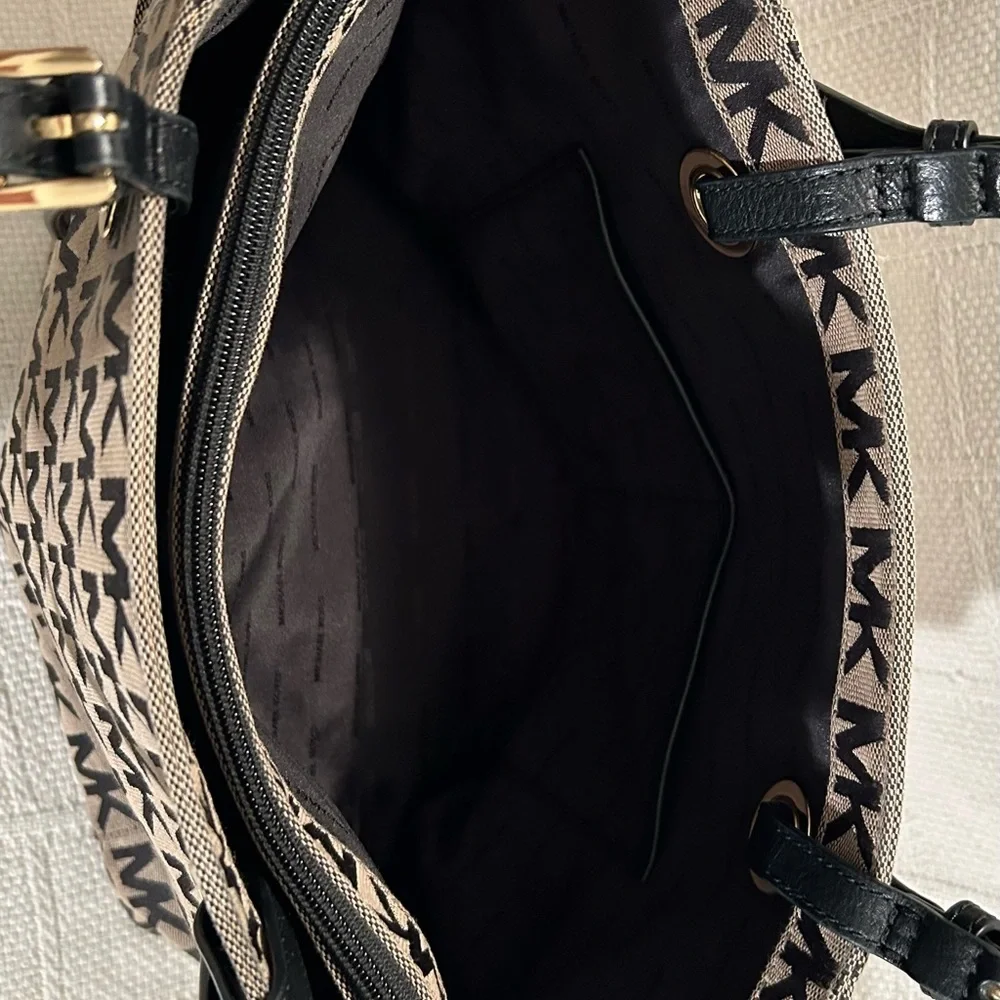 MICHAEL KORS Black and Brown Signature Tote with Gold Charm